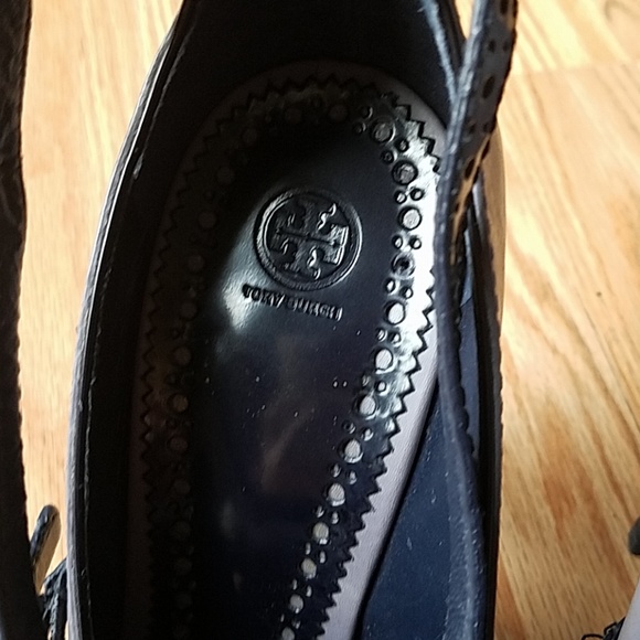 Like new Tory burch Judith pumps - Picture 3 of 6